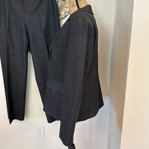 Isabella Suits Women’s 2-Piece Charcoal Gray Blazer & Pants Set - Picture 4 of 7